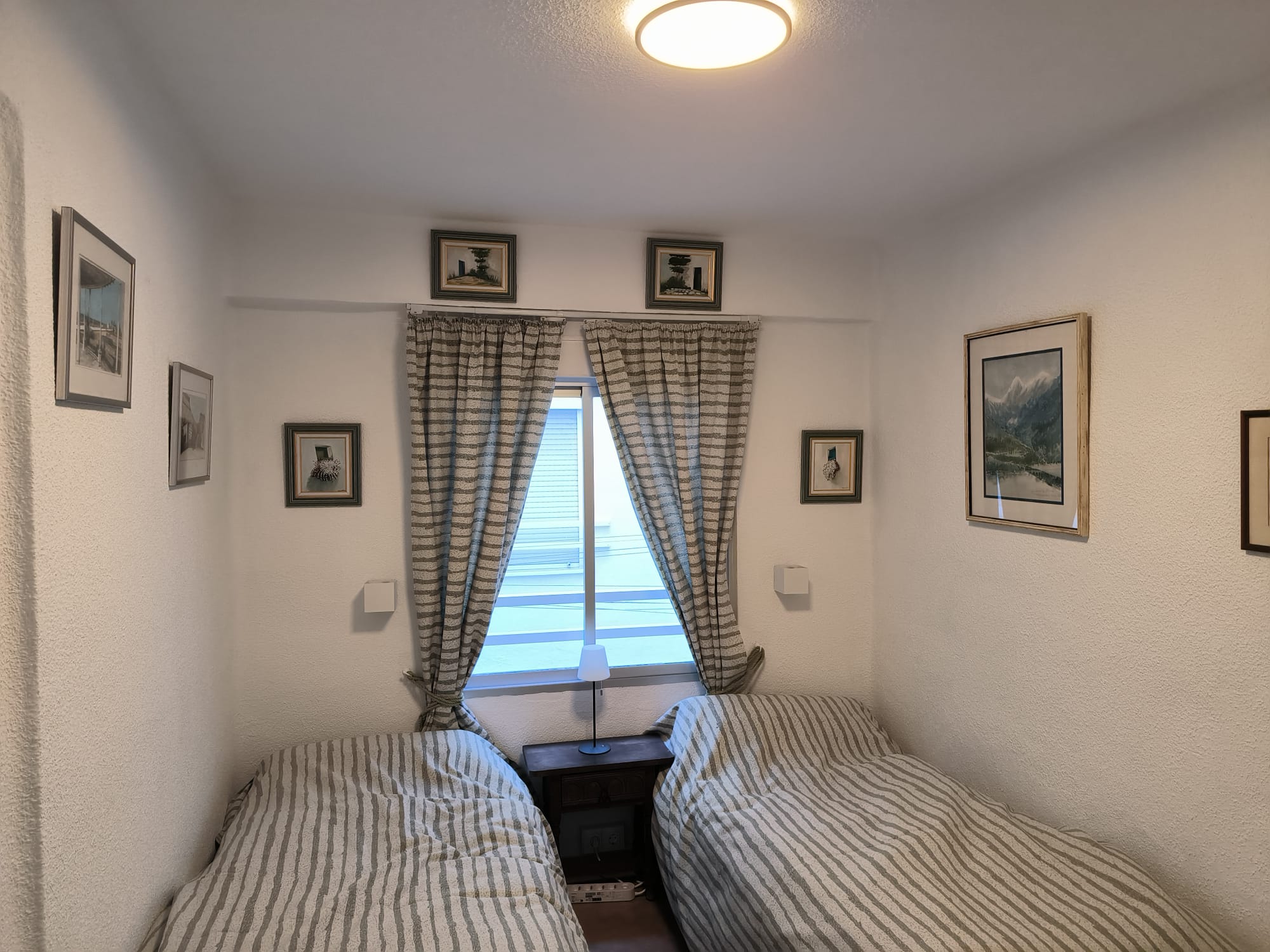 Schlafzimmer mit Innenhofblick